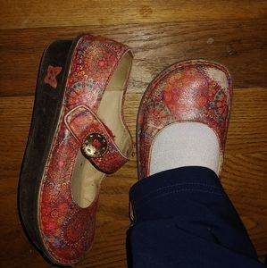 Comfy Maryjane Clogs